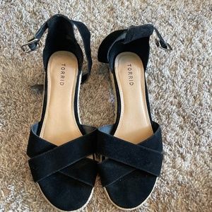 Torrid size 11 cross cross sandals